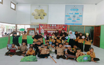 BINA MINAT DAN BAKAT LEWAT MUHADHARAH
